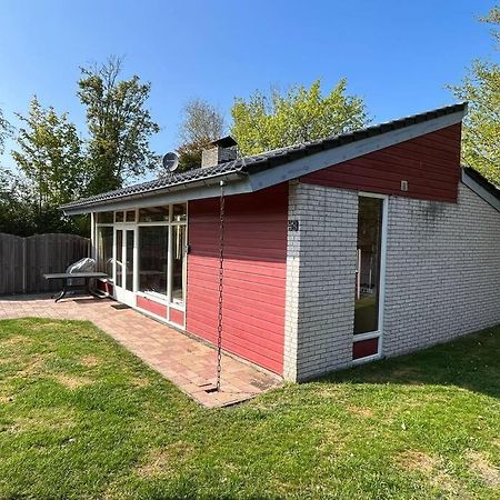 Knusse Bungalow Op Groen Park! Ouddorp Esterno foto