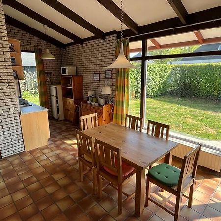 Knusse Bungalow Op Groen Park! Ouddorp Esterno foto