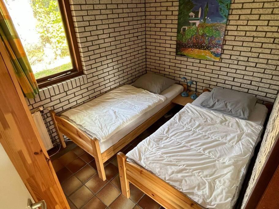 Knusse Bungalow Op Groen Park! Ouddorp Esterno foto