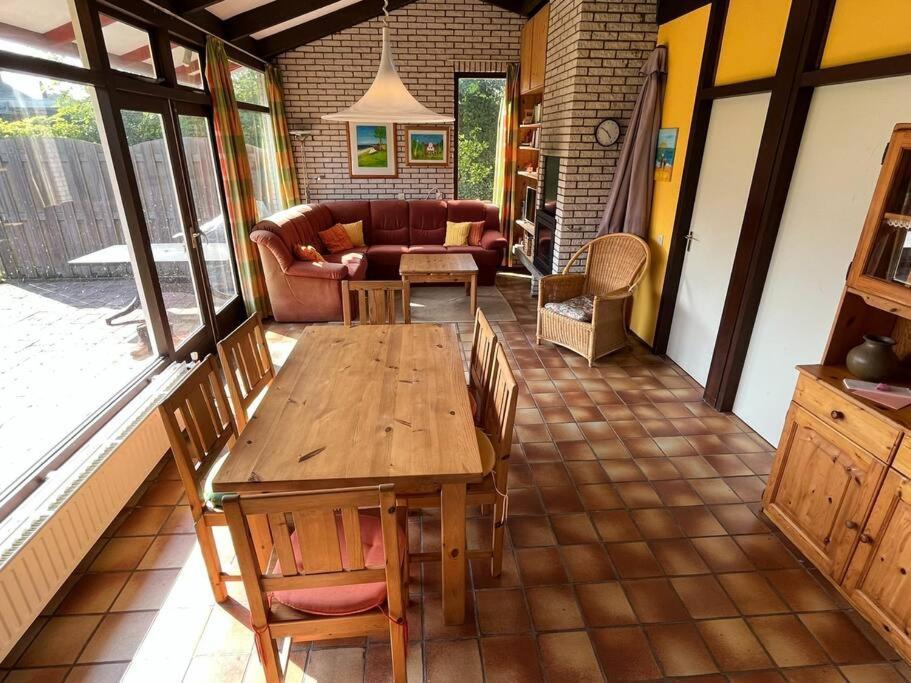 Knusse Bungalow Op Groen Park! Ouddorp Esterno foto