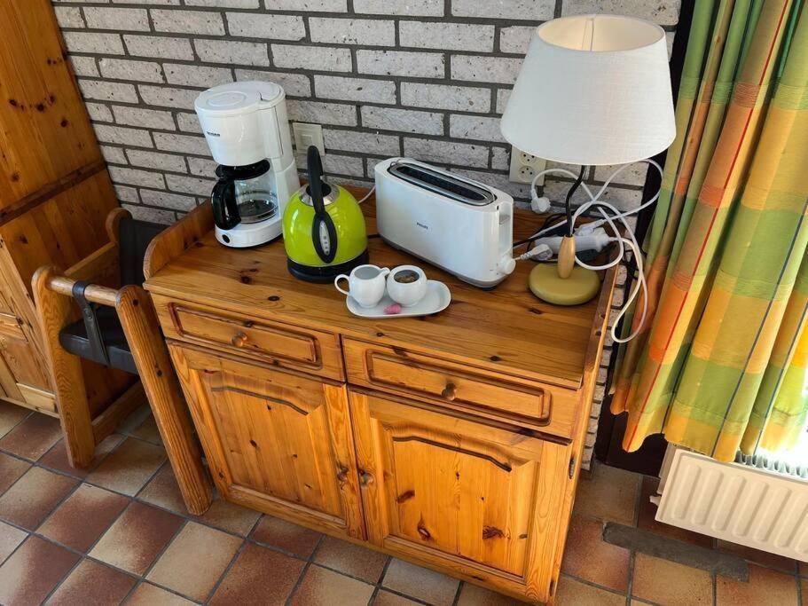 Knusse Bungalow Op Groen Park! Ouddorp Esterno foto